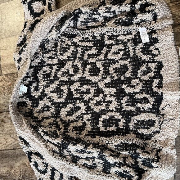 Super Fuzzy Knit Leopard Print Open Front Cardigan - Picture 13 of 14